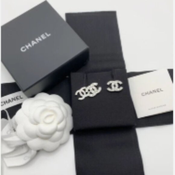 CHANEL Double CC Earrings Silver hardware With Crystals - Picture 8 of 8